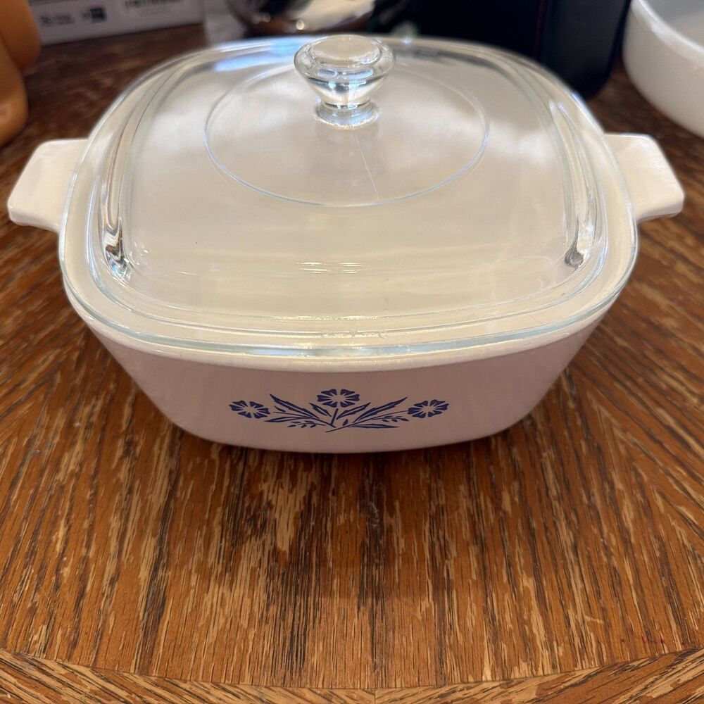 Corning Ware Blue Cornflower 1.5 Quart Casserole Dish with Glass Lid